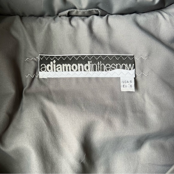 Diamond in the Snow size 6 ski jacket with removable real fur hood - Picture 3 of 8